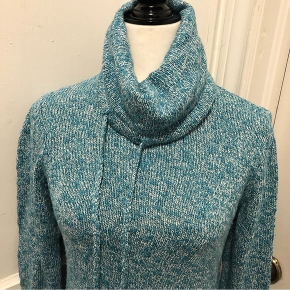 Ll Bean ladies knitted turtleneck sweater size xs - Picture 2 of 6